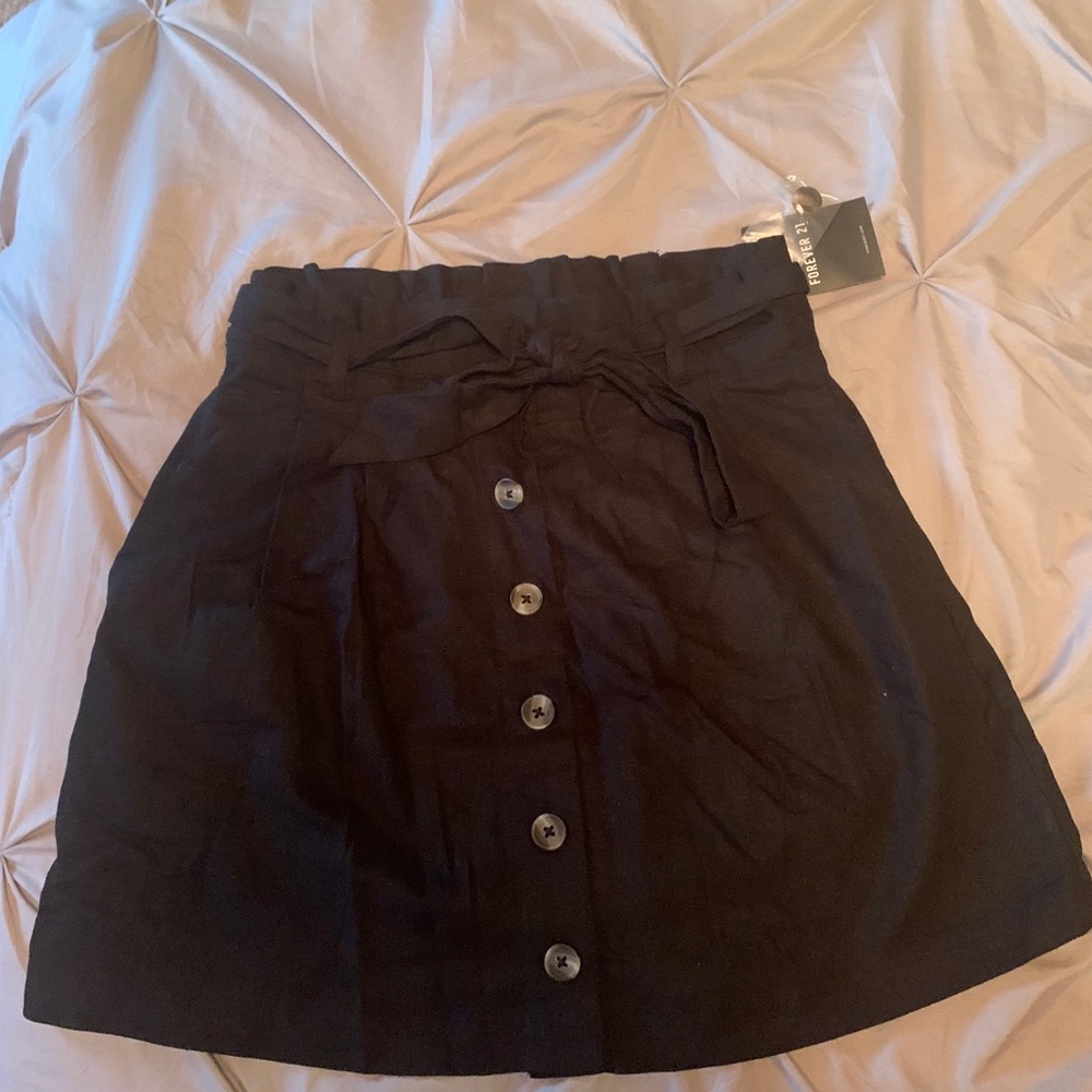 Black buttoned skirt